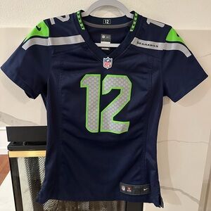 Seahawks Jersey Women’s fit